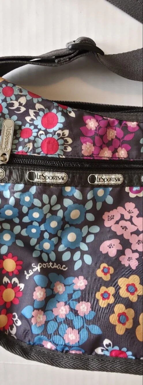 LeSportsac Floral crossbody Bag Zip Closure Everyday Sport Casual Utility